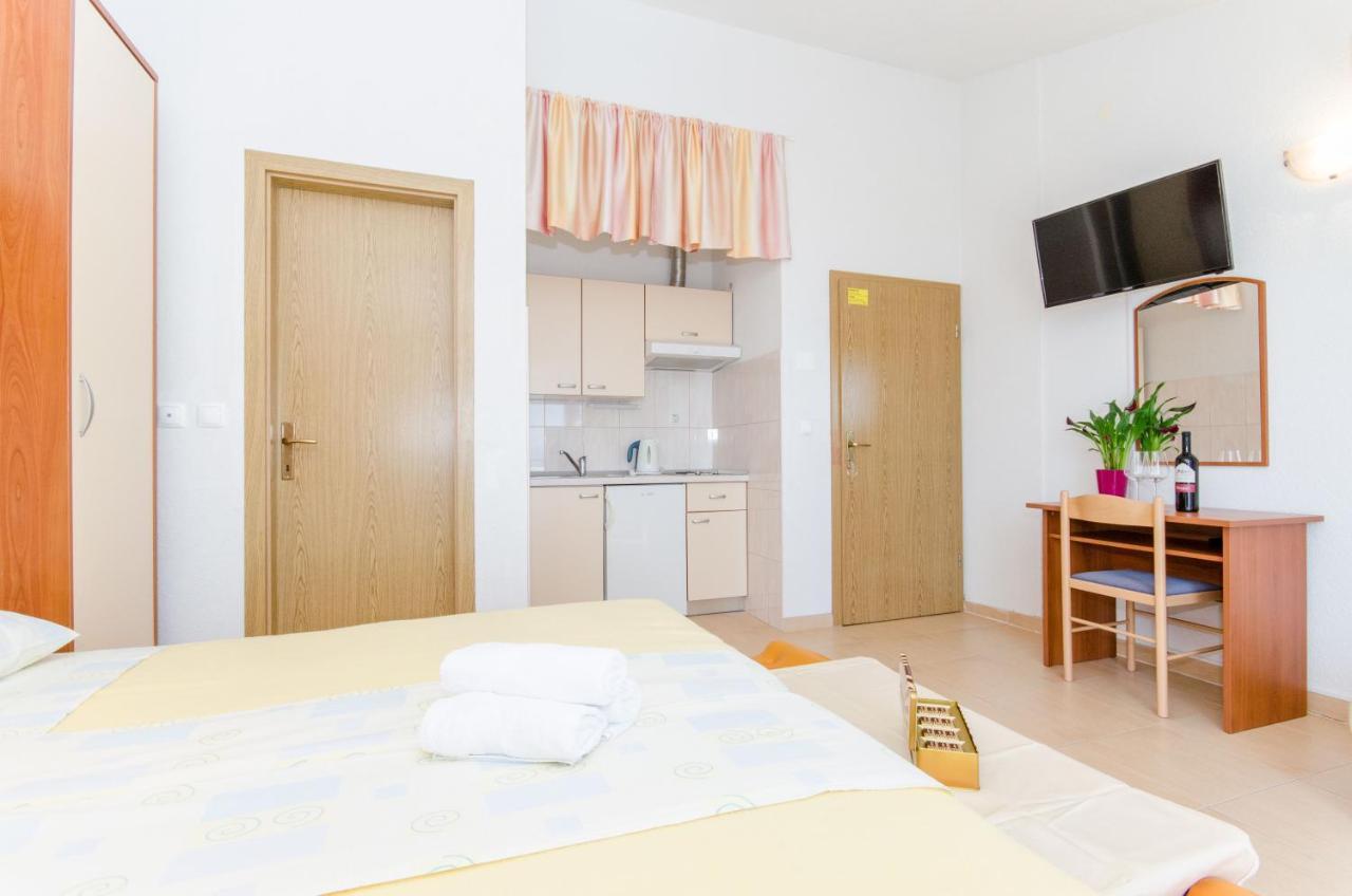 Knezovicapartments Živogošće المظهر الخارجي الصورة